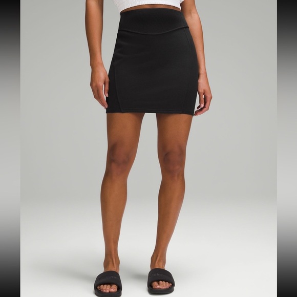lululemon athletica Dresses & Skirts - Lululemon scuba mini skirt
